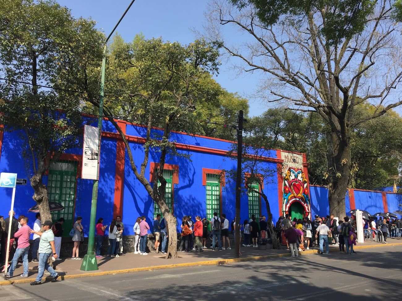 Frida Kahlo museum line